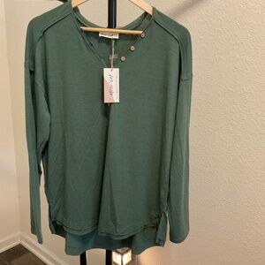NWT, New In Casual Long Sleeve top, Forest Size Large